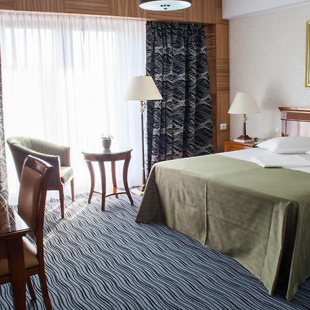 Hotel Oltenia Крайова Экстерьер фото