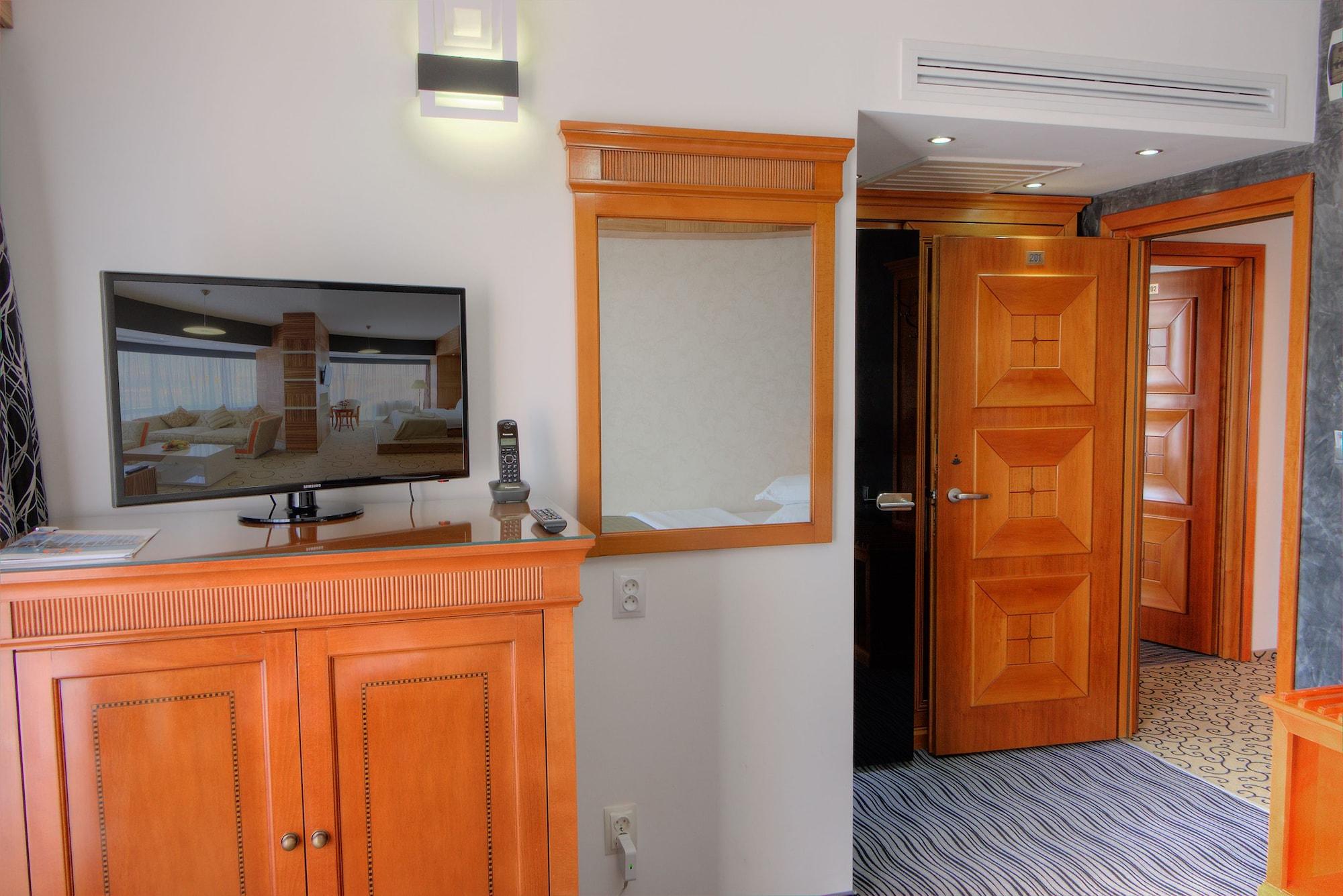 Hotel Oltenia Крайова Экстерьер фото