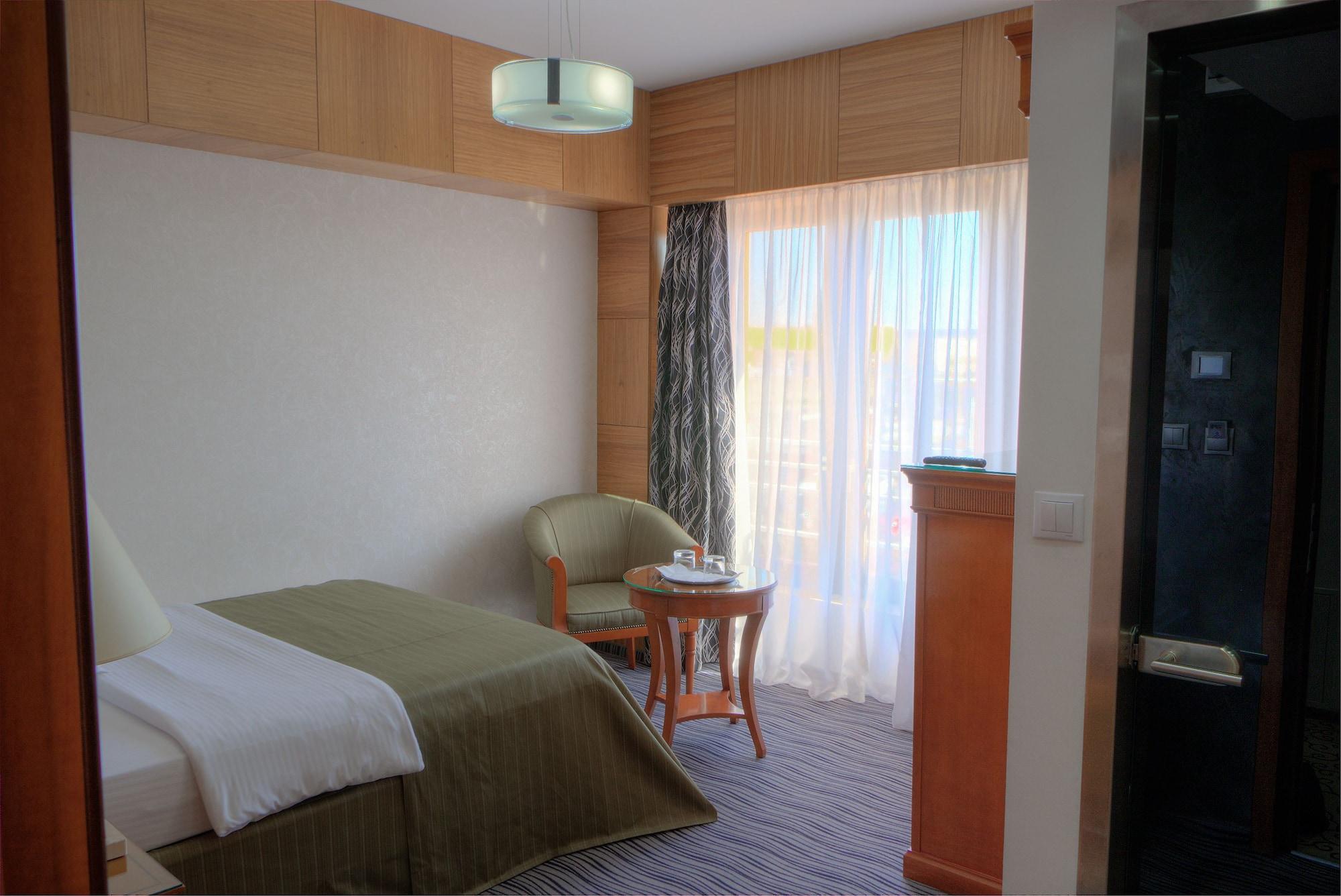 Hotel Oltenia Крайова Экстерьер фото
