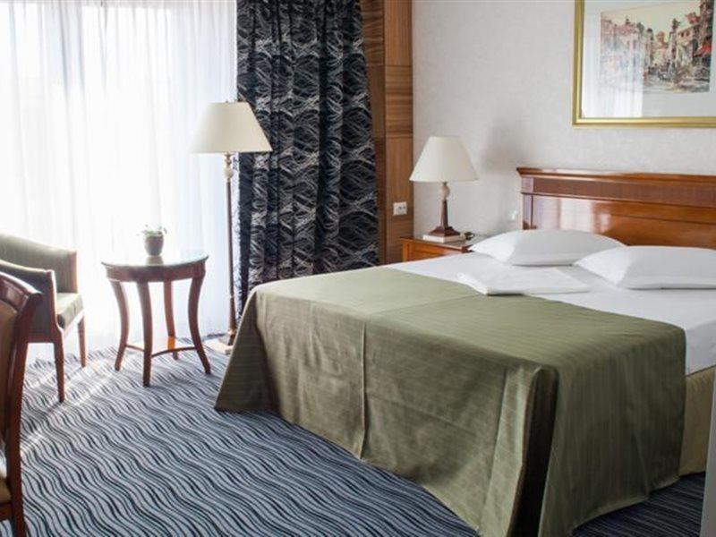 Hotel Oltenia Крайова Экстерьер фото