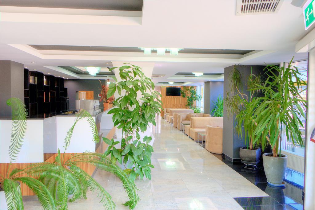 Hotel Oltenia Крайова Экстерьер фото